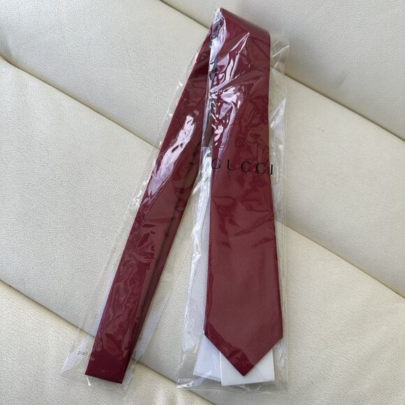 New Gucci GG Logo Silk Red Tie 100% Authentic 550568 - Picture 3 of 8